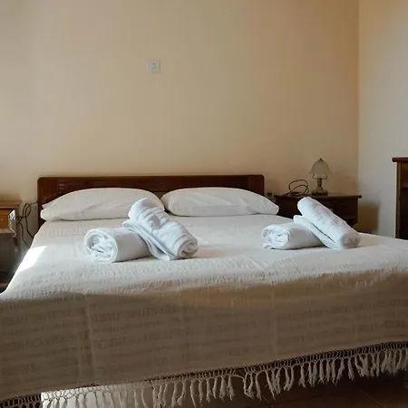 Soula Rooms Kini Exterior photo