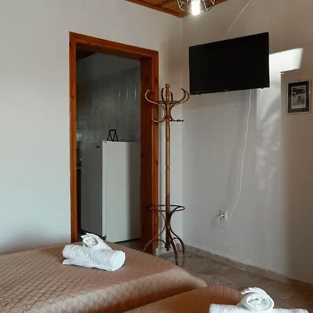 Soula Rooms Kini Exterior photo