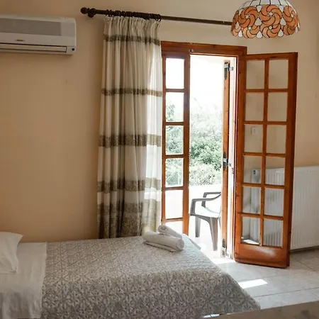Soula Rooms Kini Exterior photo