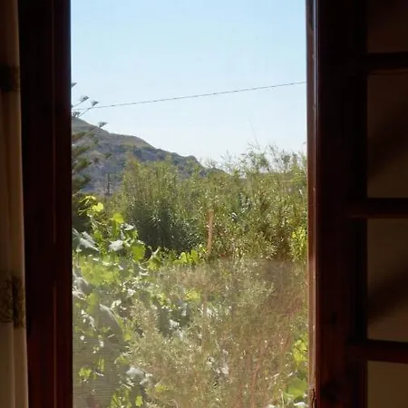 Soula Rooms Kini Exterior photo